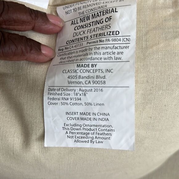 Villa Multicolored Accent Pillow Decor 18”x18” - Picture 4 of 5